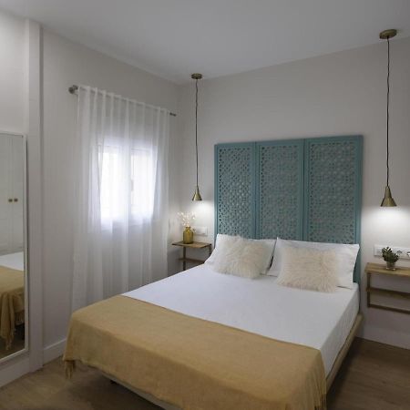 Beautiful Blue Triana Apartment Seville Exterior photo