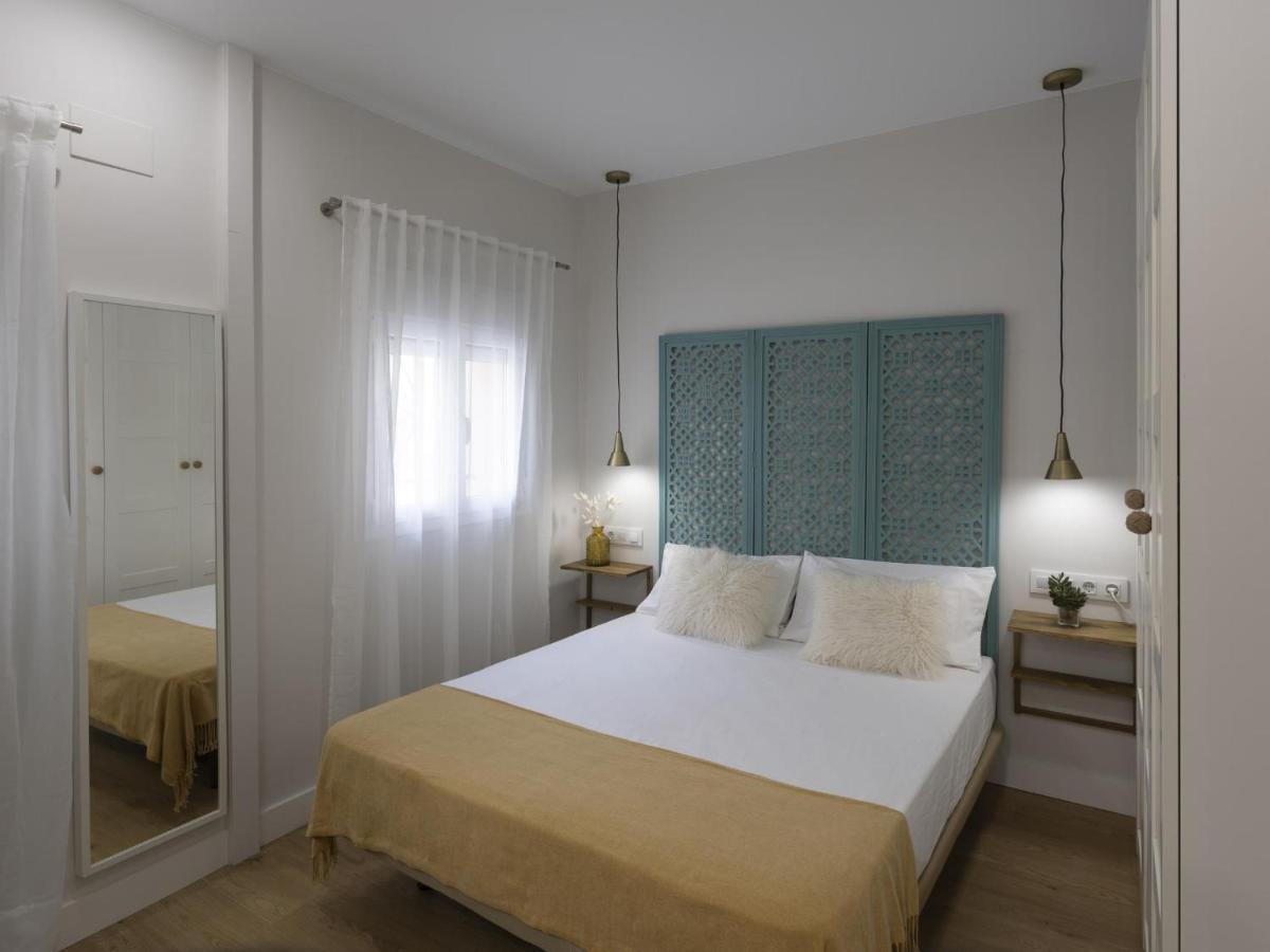 Beautiful Blue Triana Apartment Seville Exterior photo