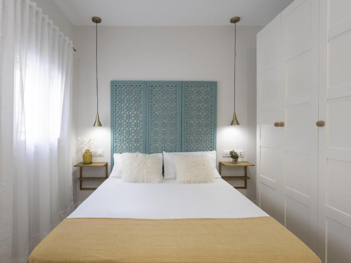 Beautiful Blue Triana Apartment Seville Exterior photo