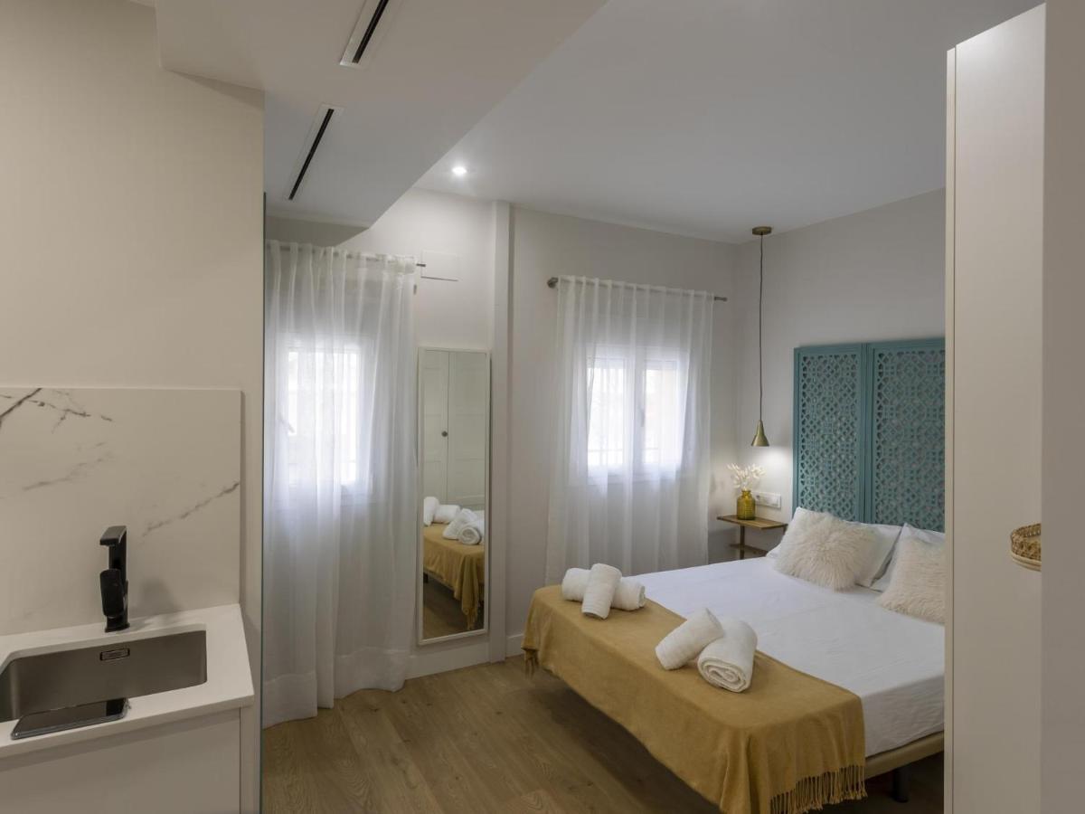 Beautiful Blue Triana Apartment Seville Exterior photo