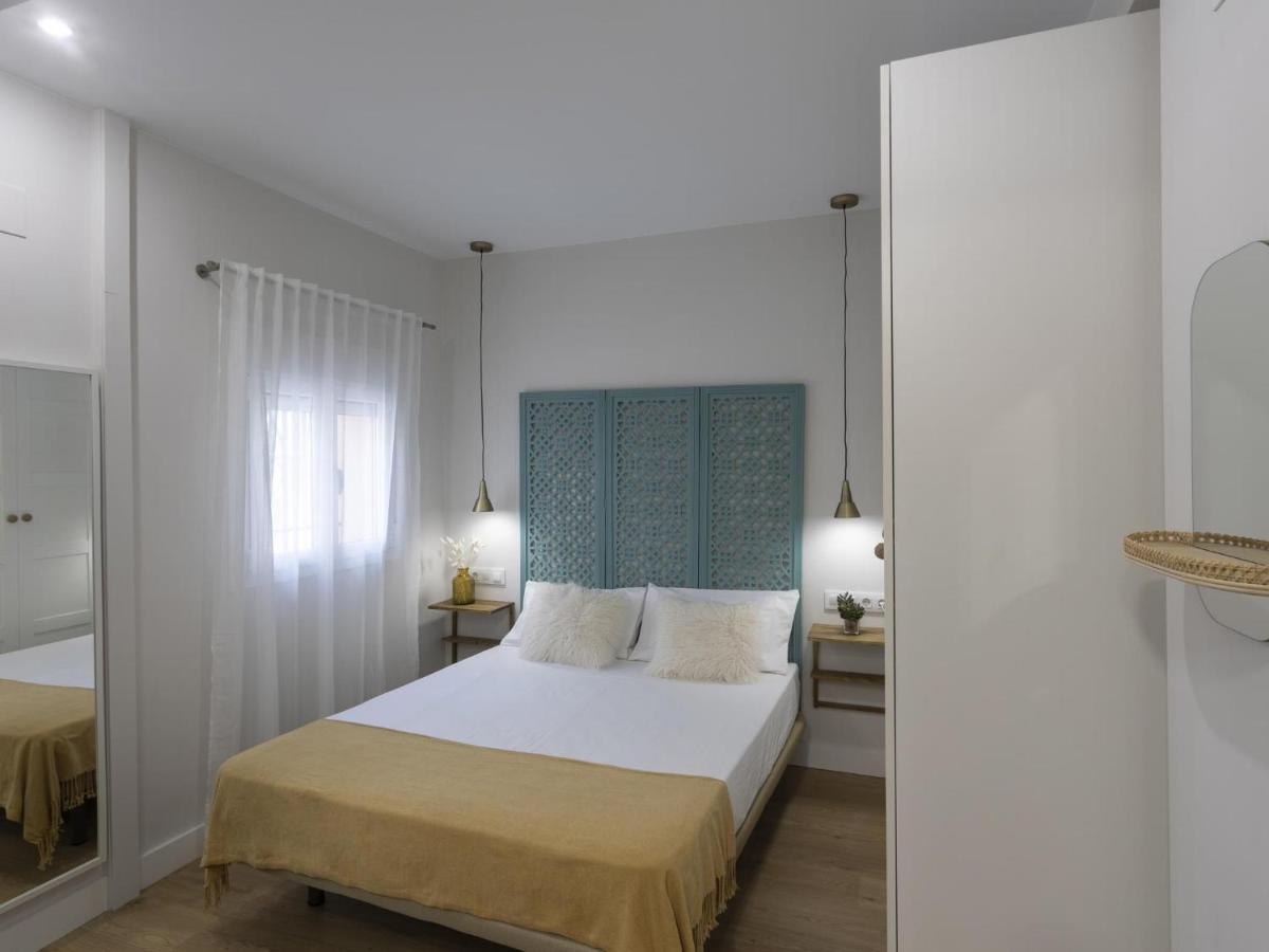 Beautiful Blue Triana Apartment Seville Exterior photo